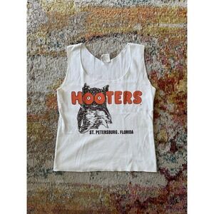 Vintage 90s Hooters "Delightfully Tacky Yet Unrefined" Tank Top White Medium